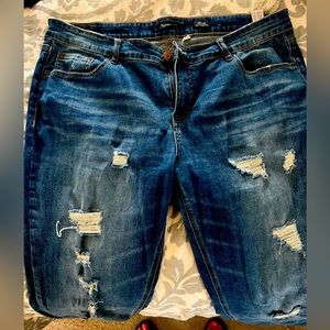 Distressed boyfriend jeans